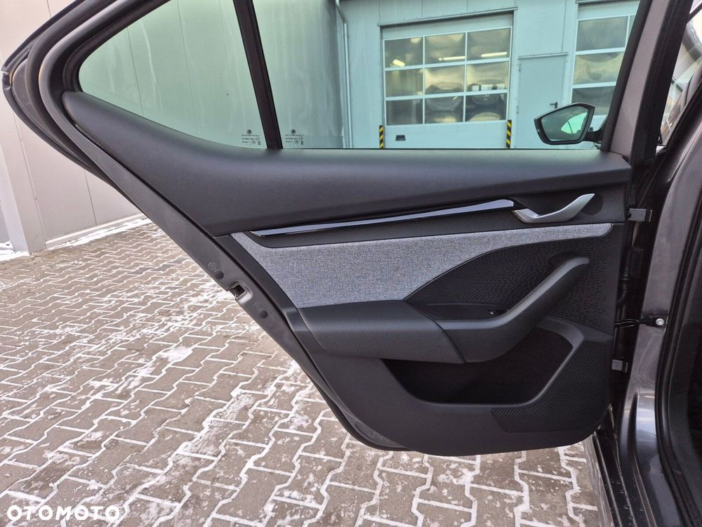 Skoda Octavia 2.0 TDI Selection DSG - 16