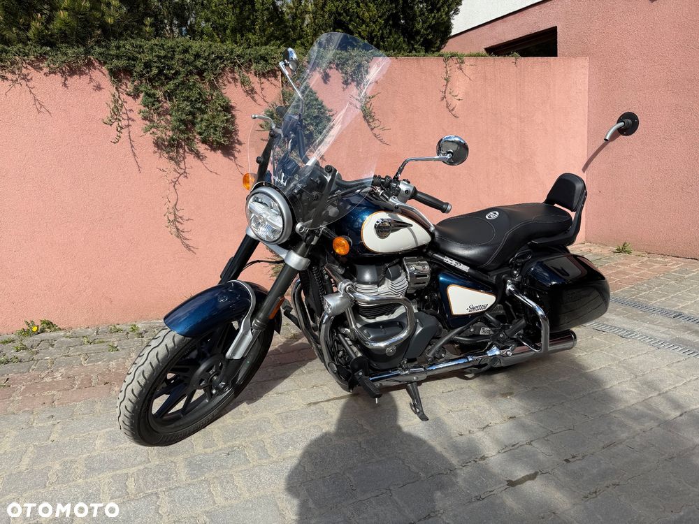 Royal Enfield Super Meteor - 1