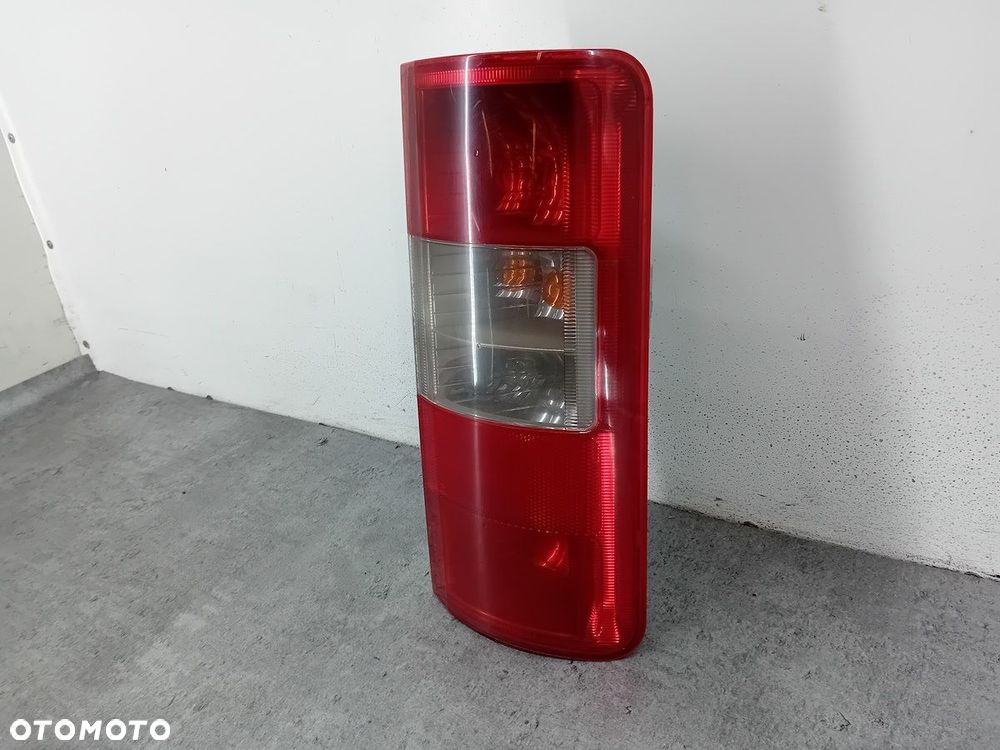 LAMPA TYLNA PRAWA FORD TRANSIT CONNECT 2T1413404  2T1413N412AB - 3