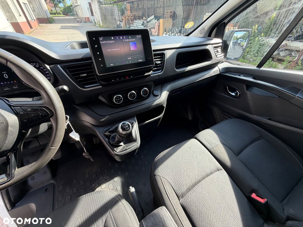 Renault TRAFIC BOGATA WERSJA!! Martwe pole, Park Assist, NAWIGACJA KLIMATYZACJA TEMPOMAT, świeżo sprowadzony, OKAZJA !!!! - 7