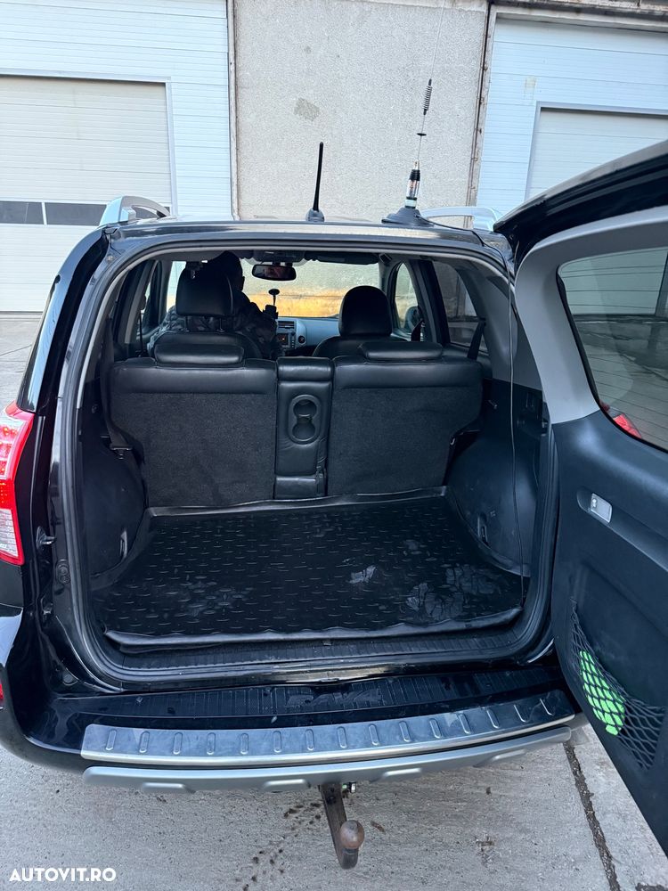 Toyota RAV4 2.2 D-CAT AWD Aut Luxury - 4