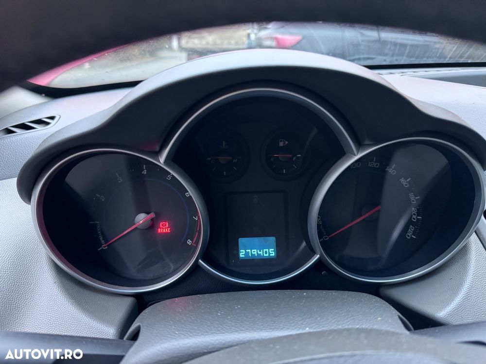 Chevrolet Cruze 1.6 BASE G1 - 19