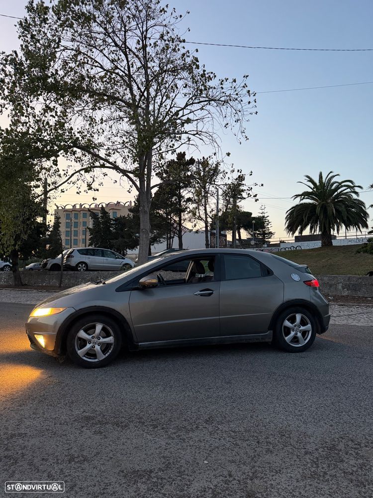 Honda Civic 1.4 Sport - 2