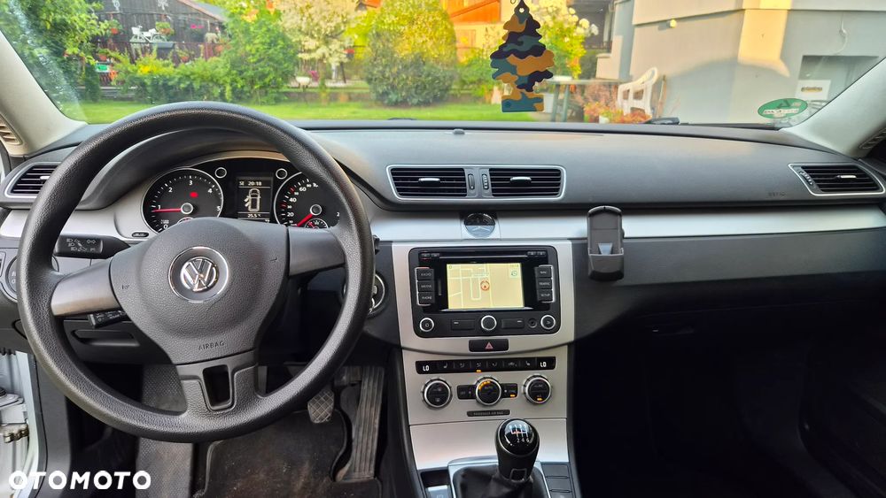 Volkswagen Passat 2.0 TDI 4Motion BlueMotion Technol Business Edition - 12