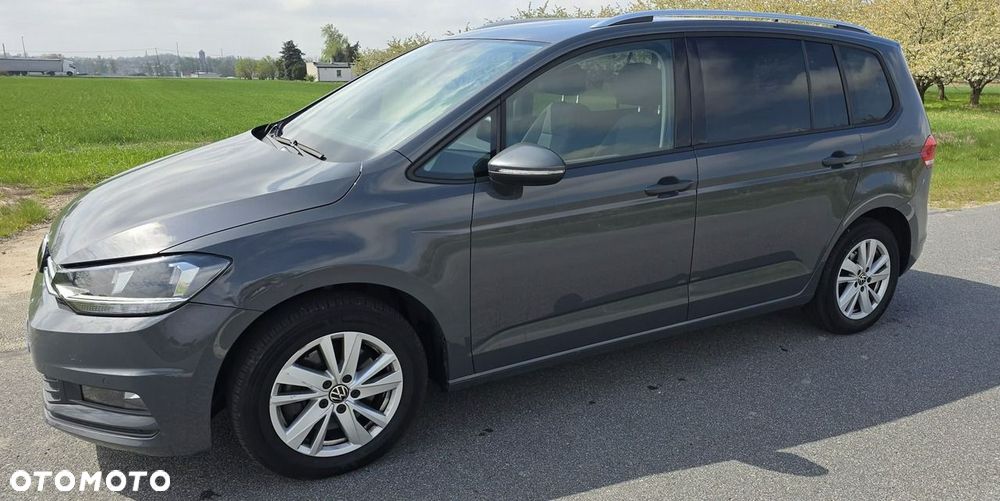 Volkswagen Touran - 11