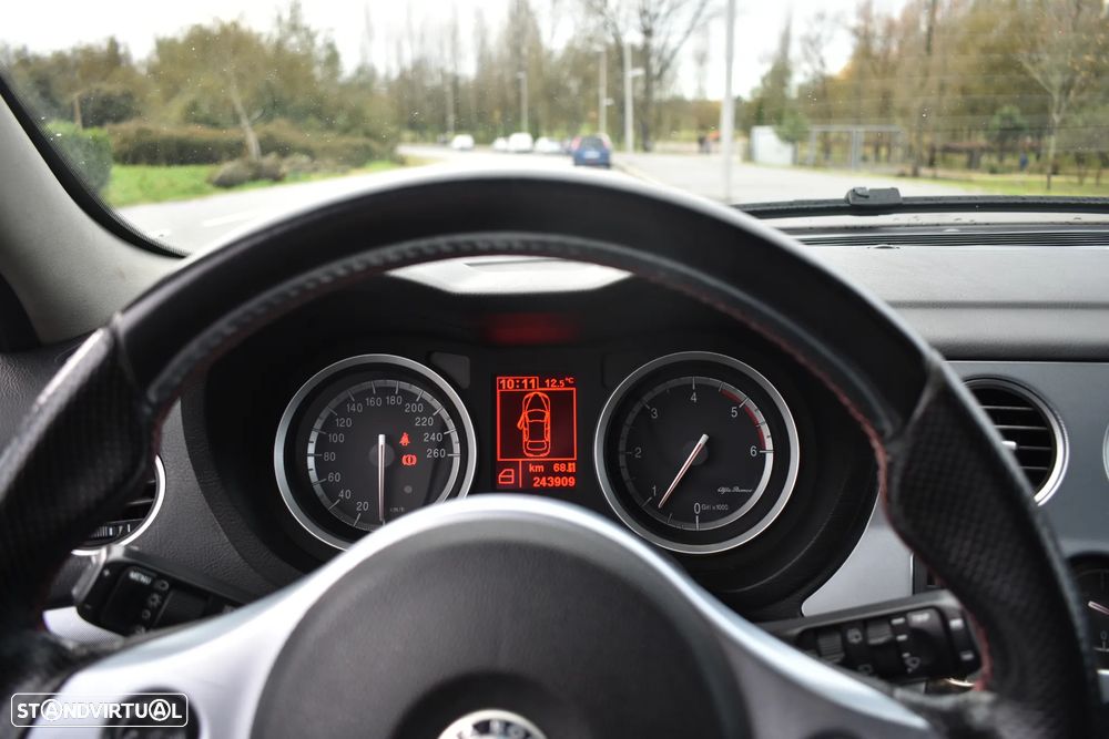 Alfa Romeo 159 Sportwagon 1.9 JTDm 16V Elegante - 10