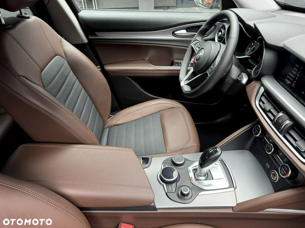 Alfa Romeo Stelvio - 27