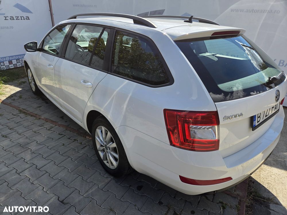Skoda Octavia 1.6 TDI DSG Style - 13