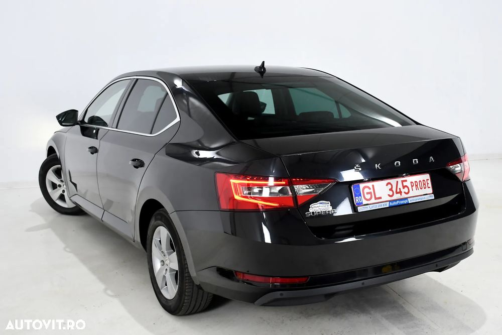 Skoda Superb 2.0 TDI DSG Premium Edition - 4