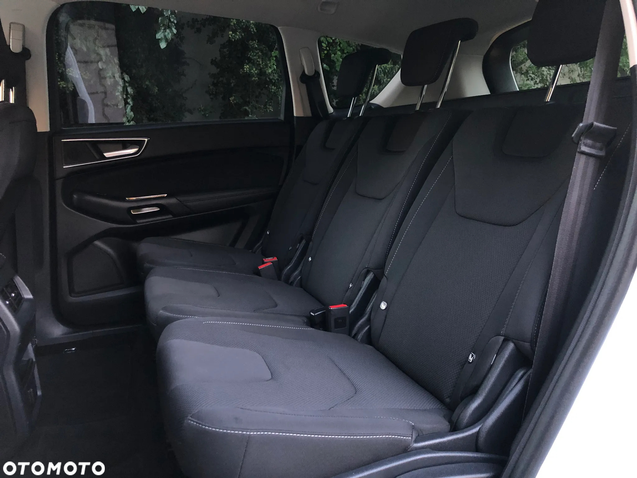 Ford S-Max - 11
