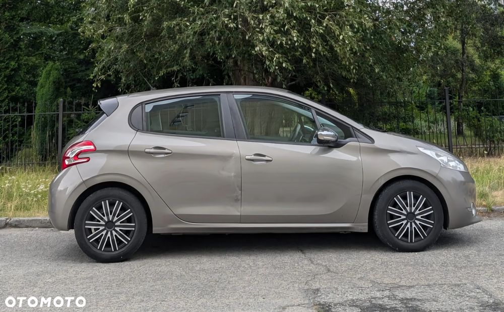 Peugeot 208 1.2 PureTech Active ETG5 - 6