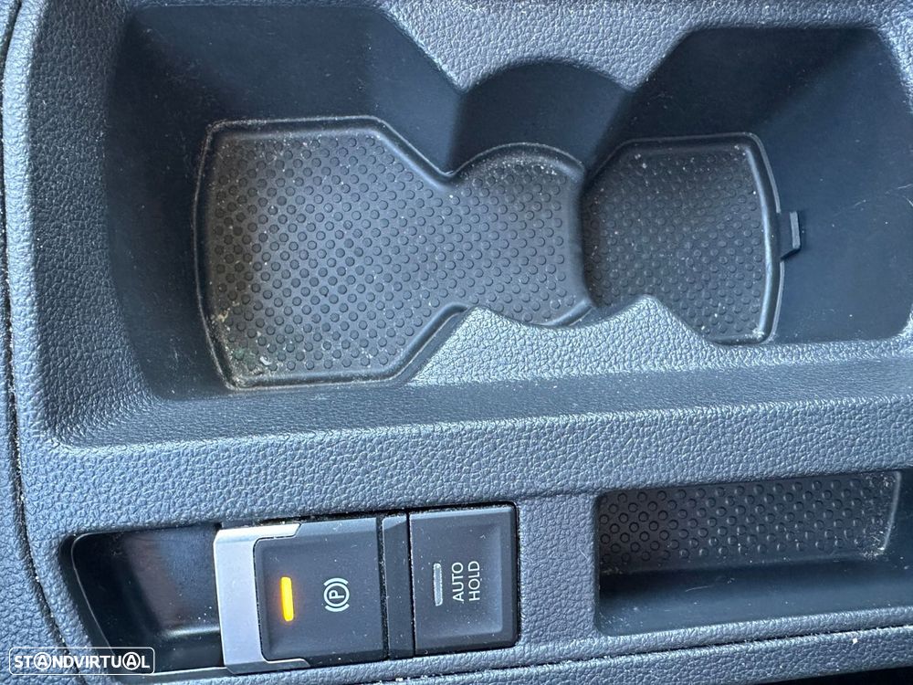 VW T-Roc 1.0 TSI Urban - 24