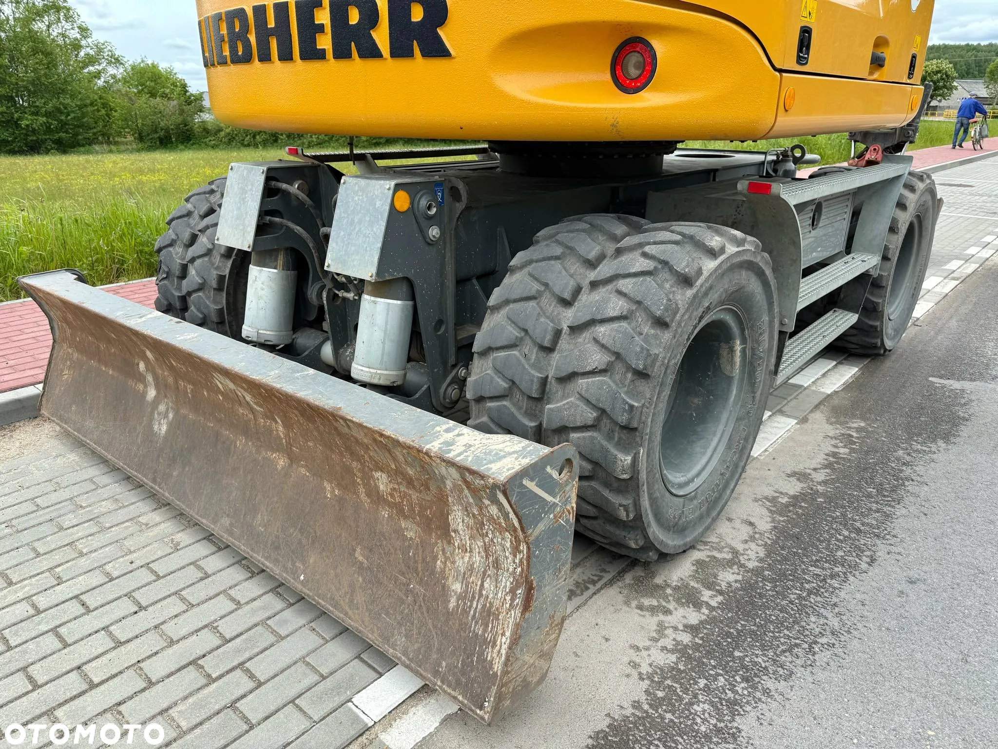 Liebherr A912 COMPACT *2017ROK, 3400 PRZEBIEGU, ROTOTILT ze szczypcami* - 17