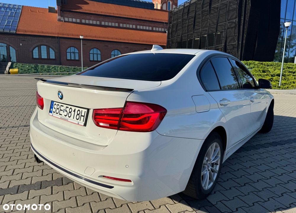 BMW Seria 3 320i Sport Line - 6
