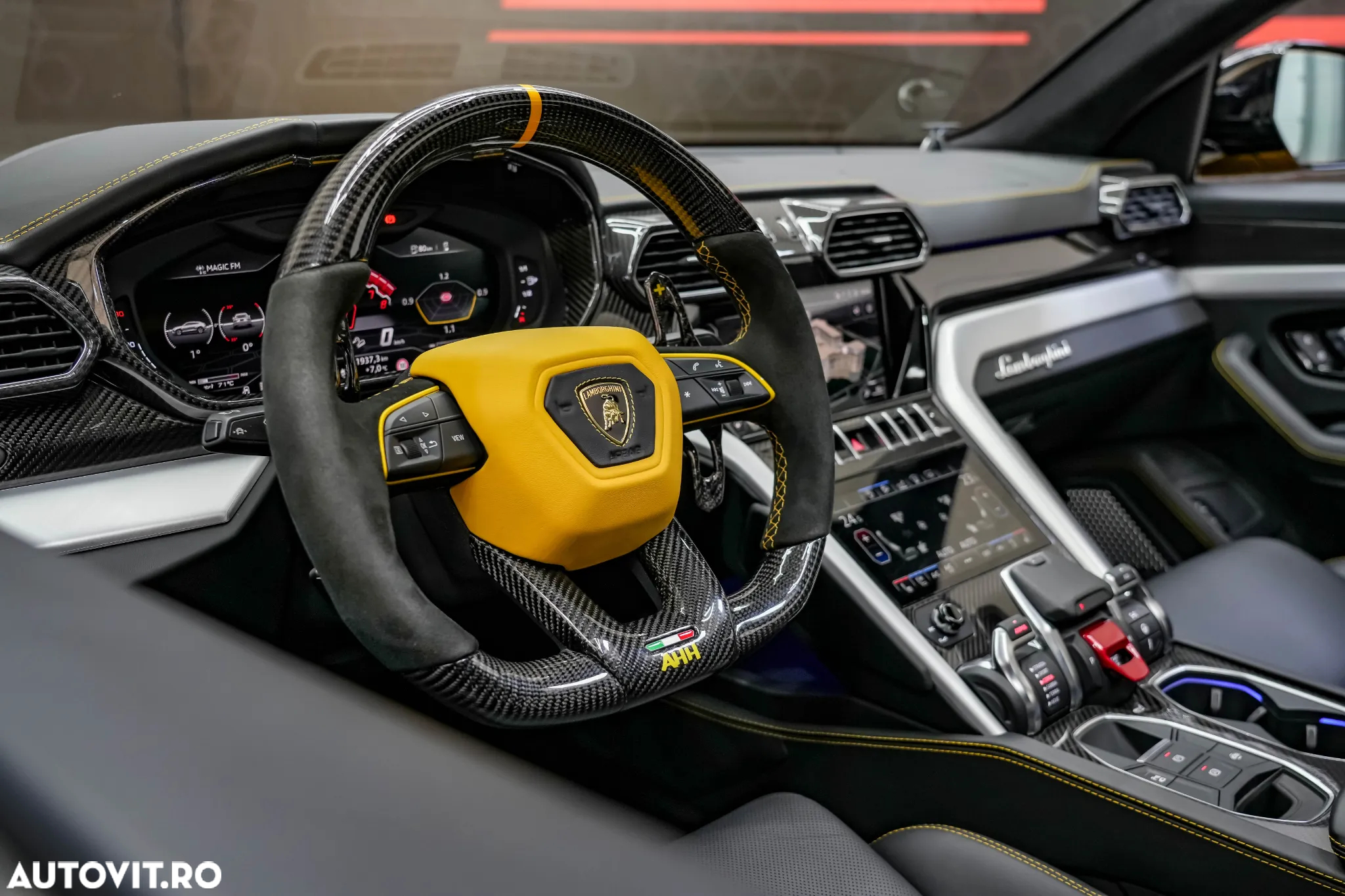 Lamborghini URUS Standard - 7