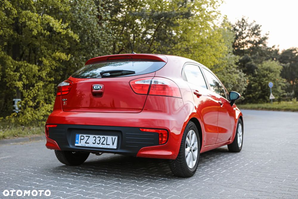 Kia Rio 1.2 L - 2