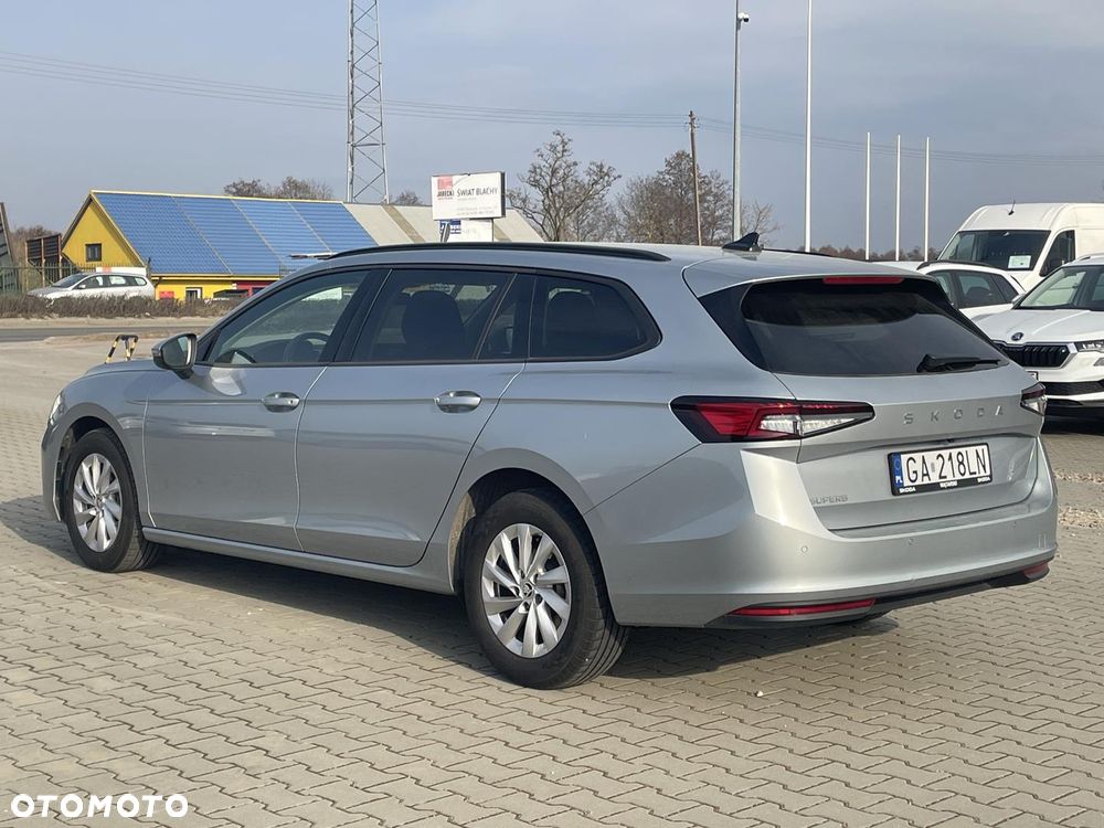 Skoda Superb 2.0 TDI SCR Essence DSG - 6