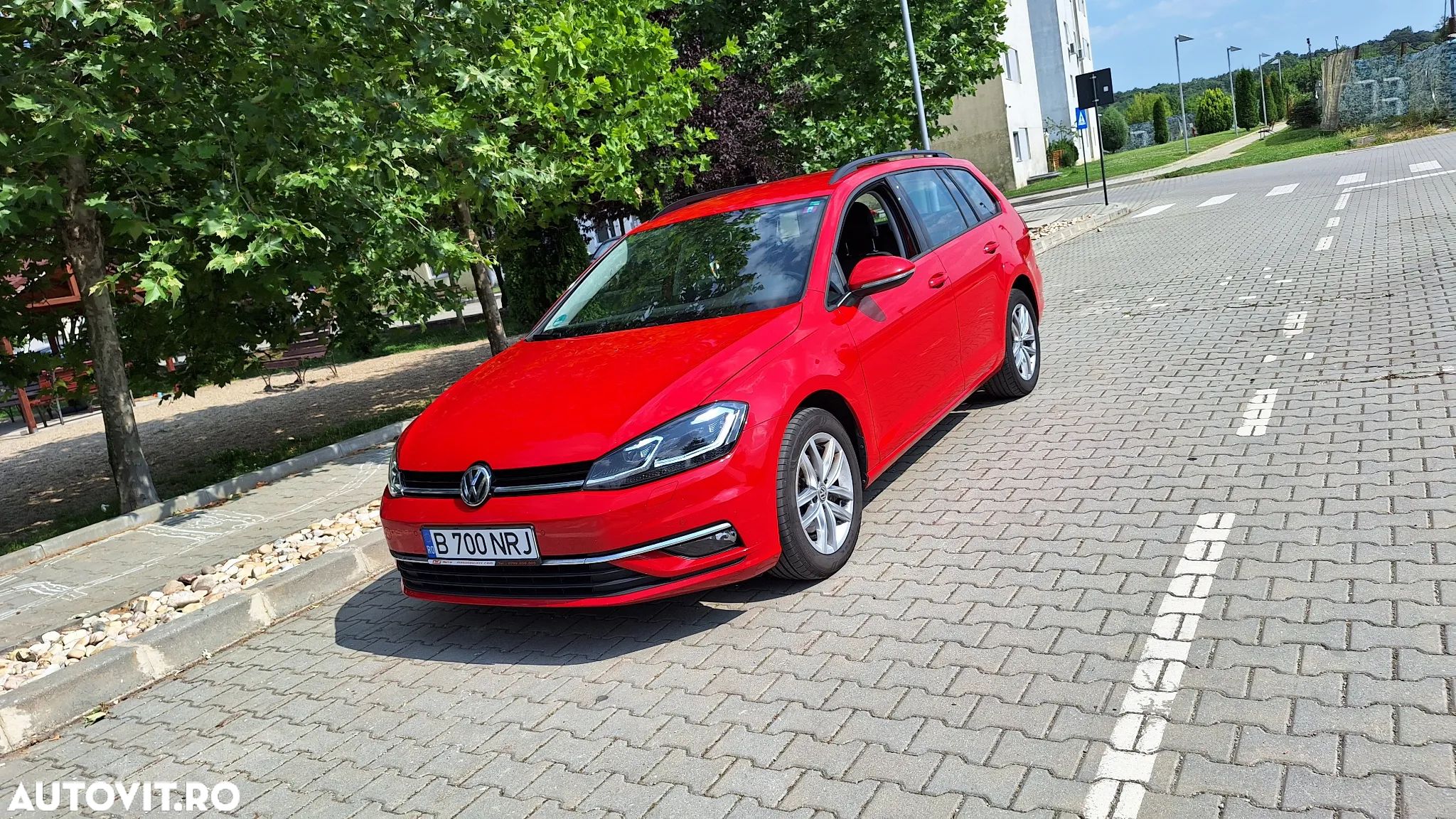 Volkswagen Golf 1.6 TDI (BlueMotion Technology) DSG Comfortline - 1