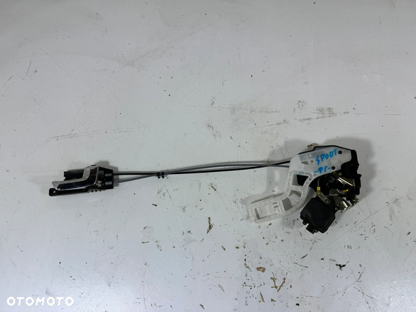 KIA SPORTAGE II 04-10 ZAMEK DRZWI PRAWY TYLNY TYŁ 81420-1F010
