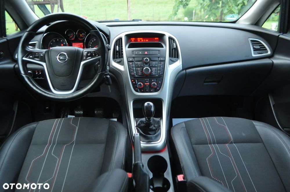 Opel Astra 1.4 Turbo 150 Jahre - 25