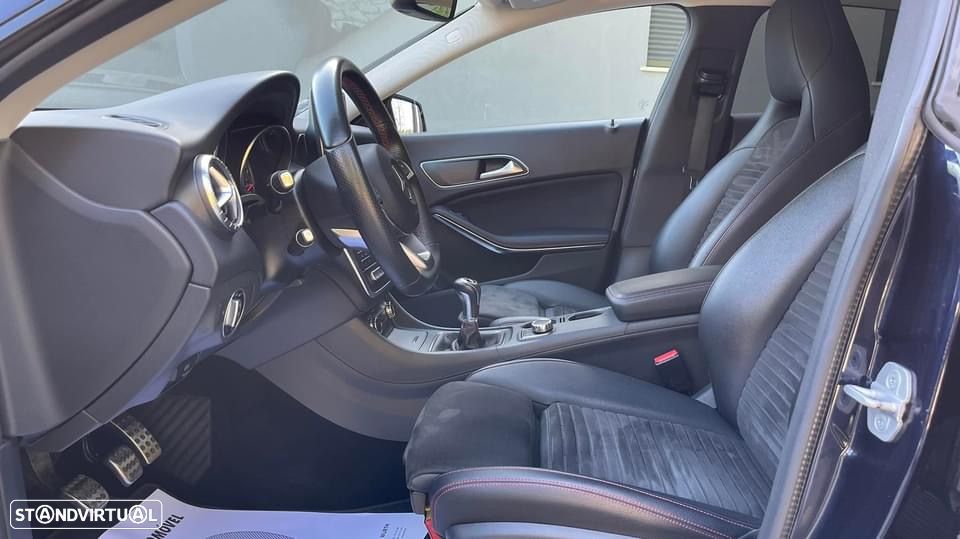 Mercedes-Benz CLA 200 d Shooting Brake AMG Line - 13