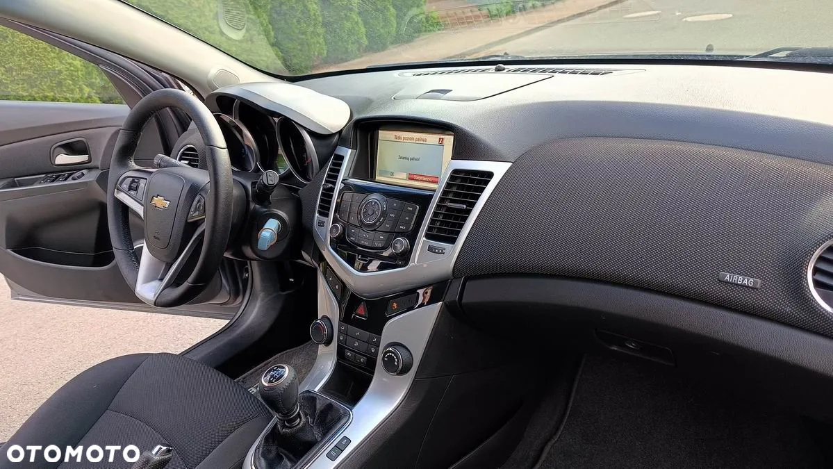 Chevrolet Cruze 1.7 LT - 25