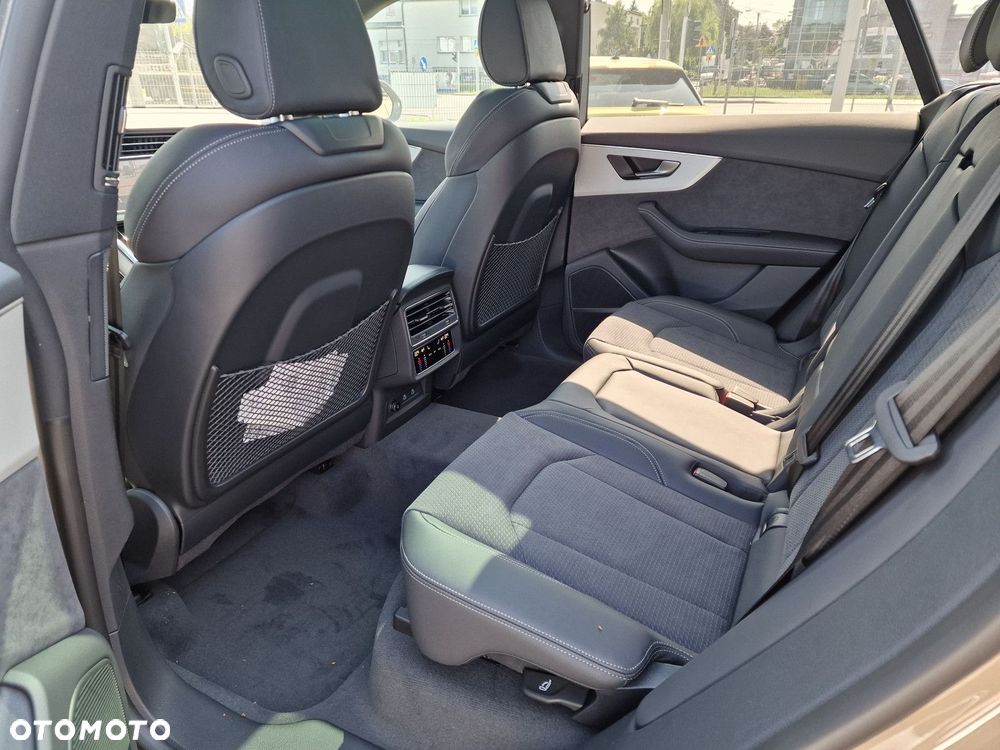 Audi Q8 - 11