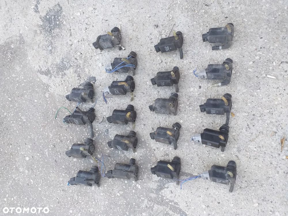 TOYOTA CELICA V VI pompka spryskiwaczy silniczek - 1