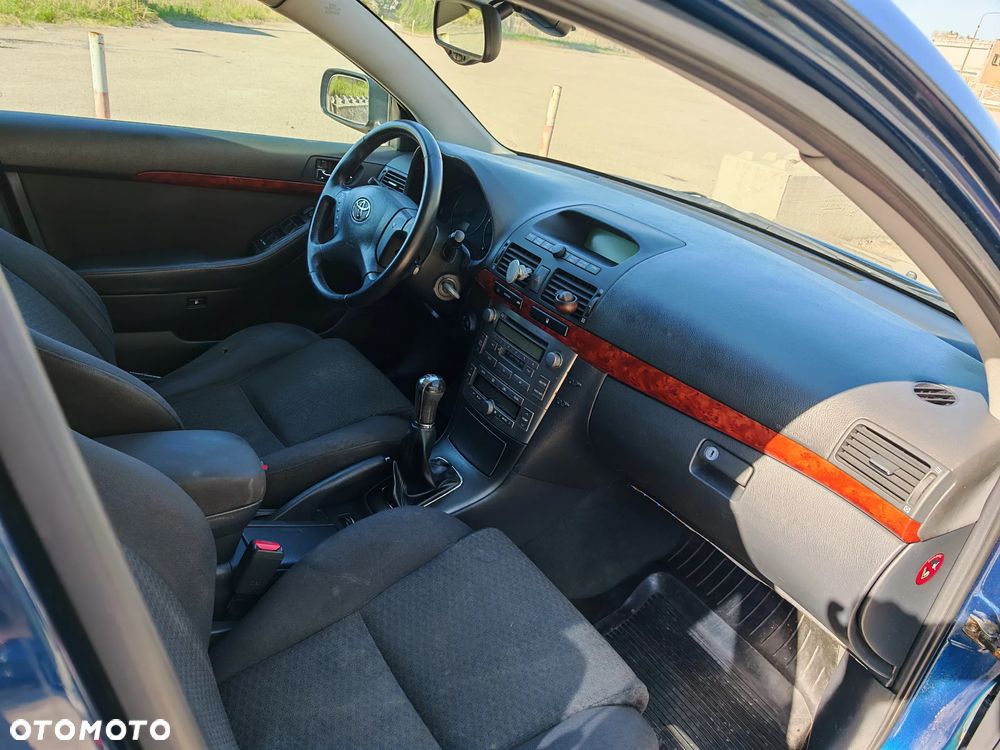 Toyota Avensis 2.0 D-4D Sol - 5