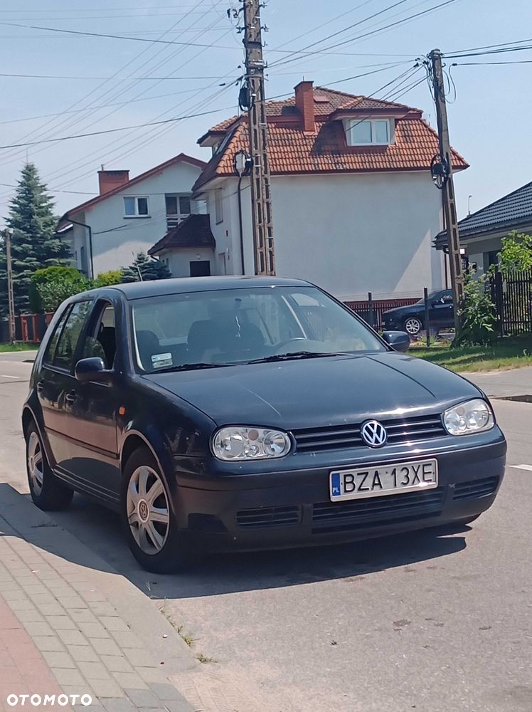 Volkswagen Golf - 1