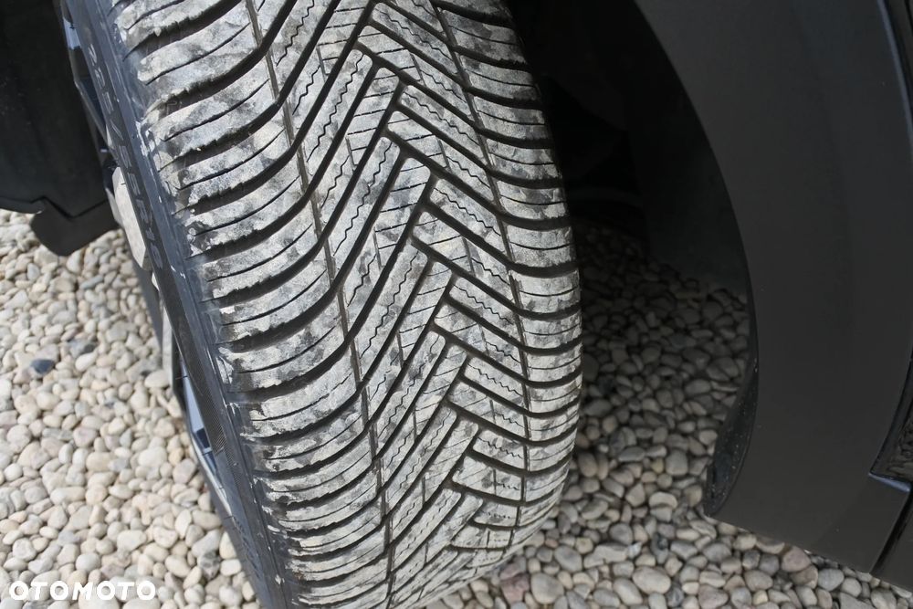 Peugeot 3008 1.5 BlueHDi Allure S&S EAT8 - 38