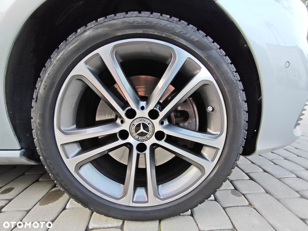Mercedes-Benz CLA - 31