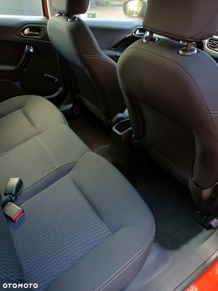 Peugeot 208 82 PureTech Style - 12
