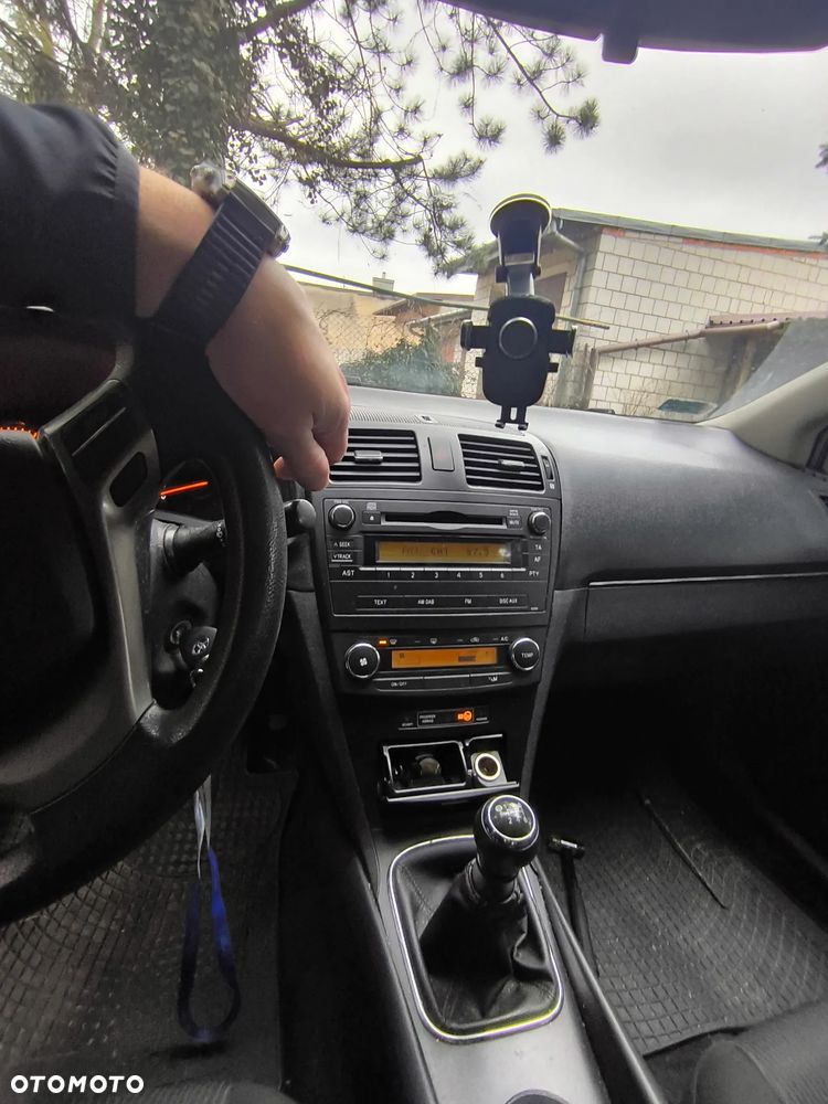 Toyota Avensis 1.6 Sol - 6