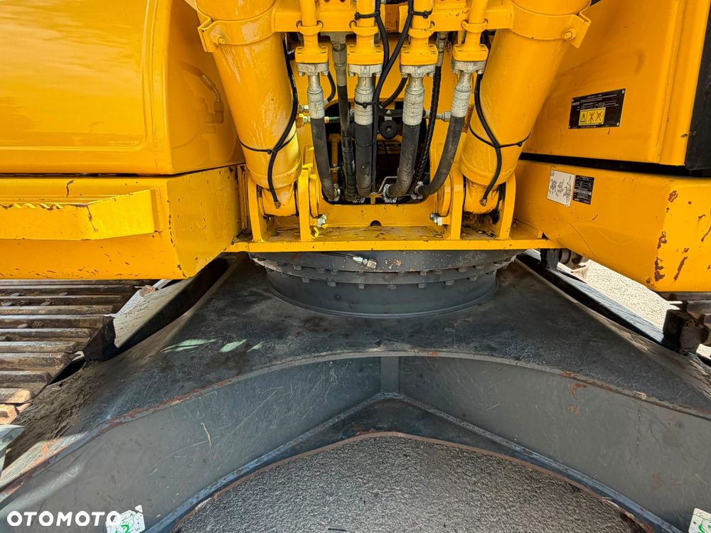 Komatsu PC 210LC-11E0 - 7