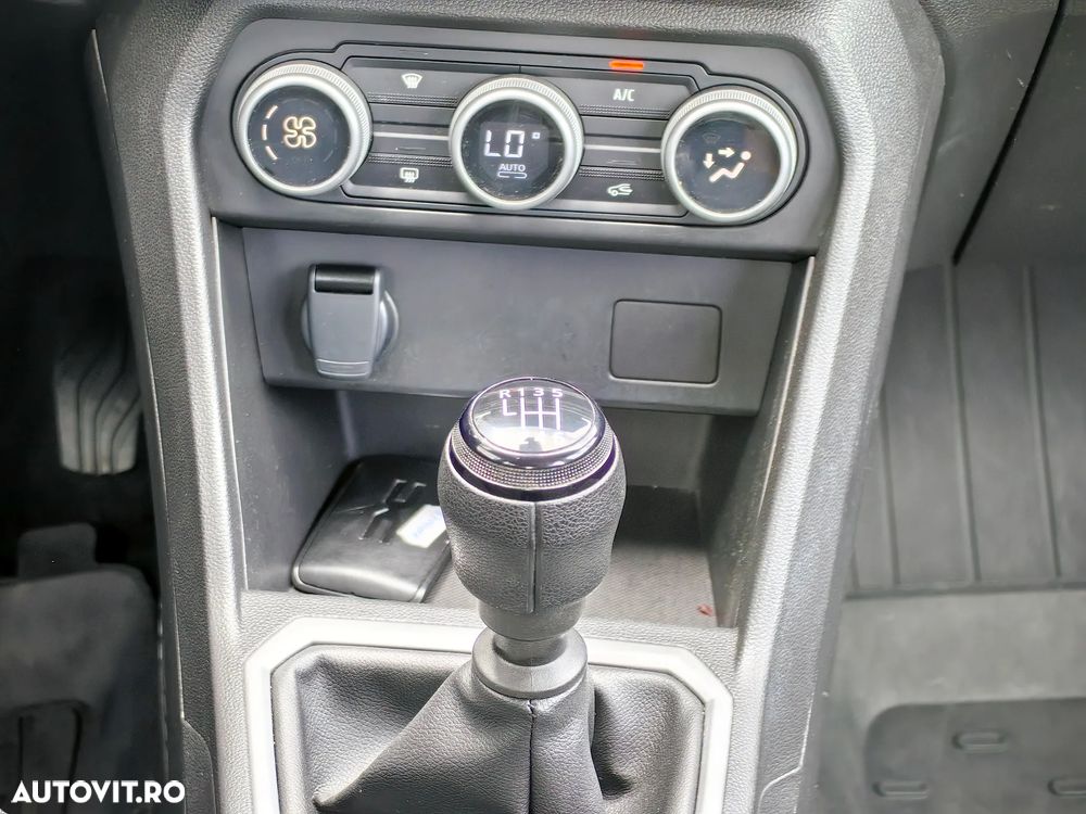 Dacia Logan TCe 90 MT5 Essential - 10