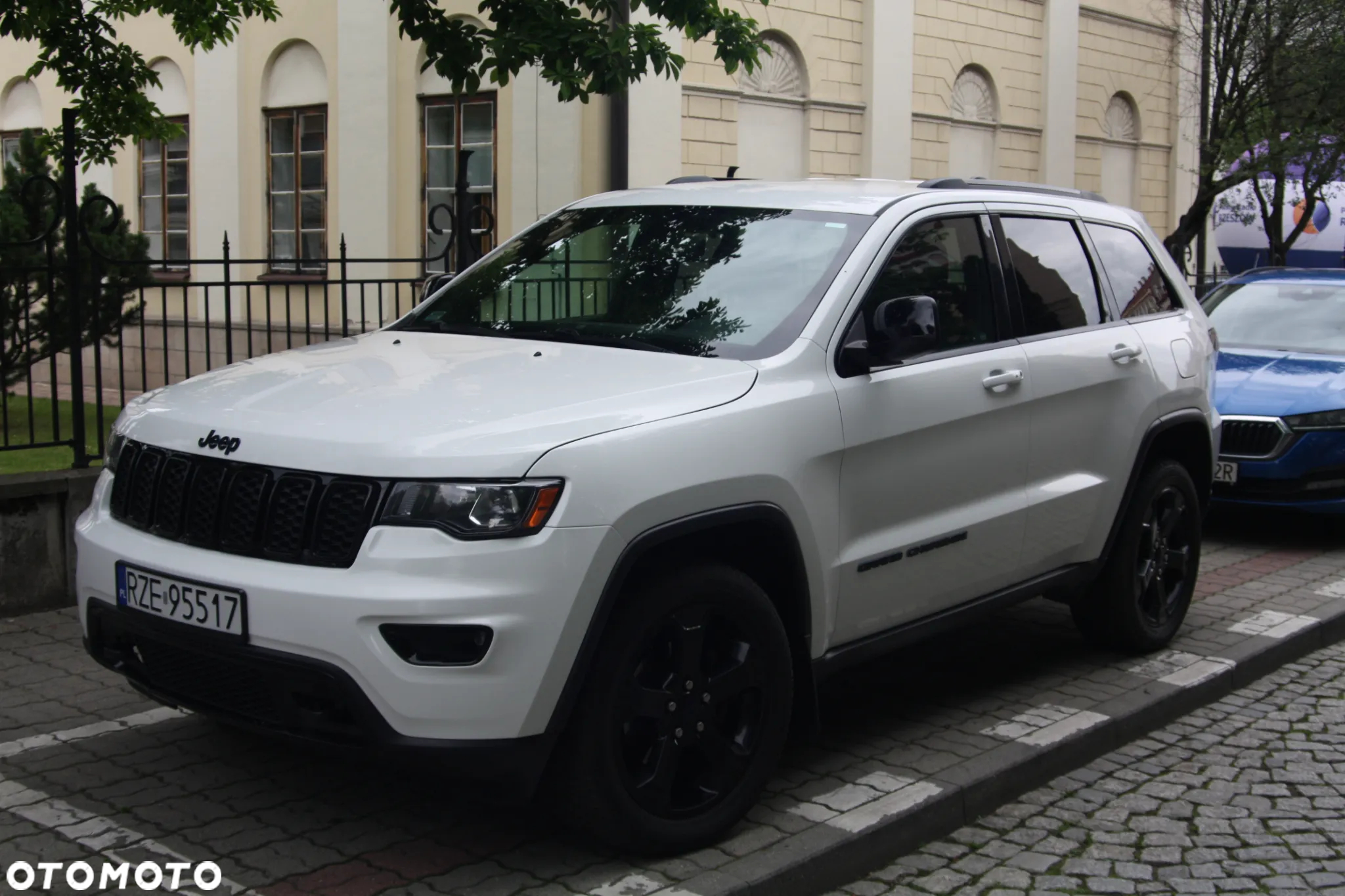 Jeep Grand Cherokee - 14