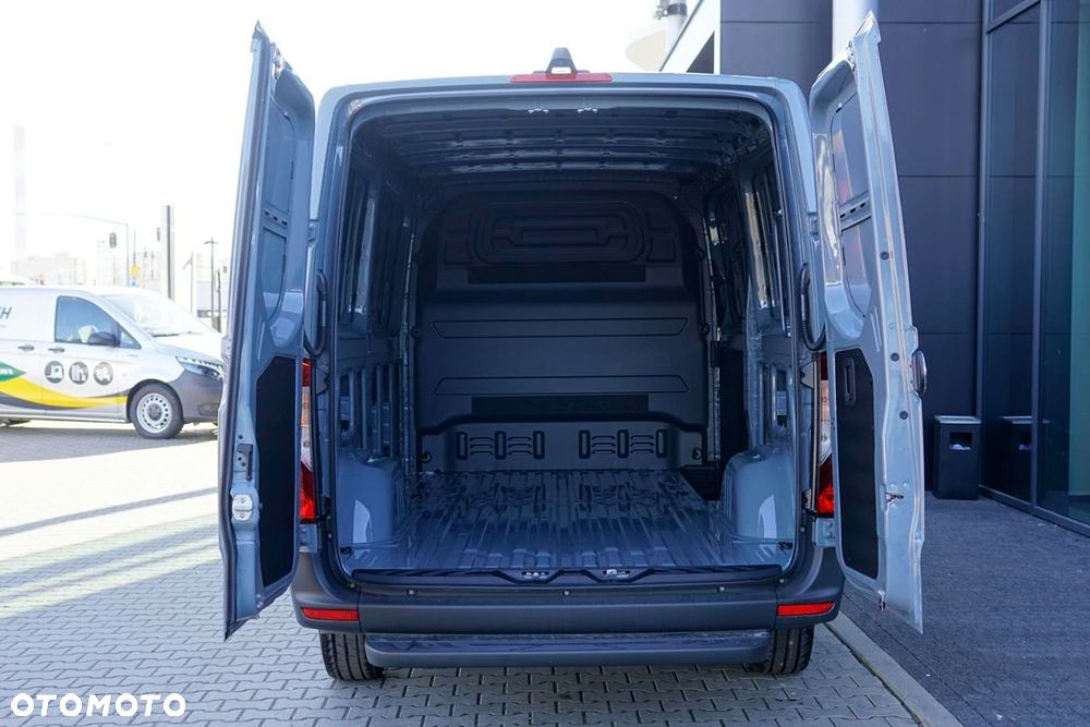 Mercedes-Benz Sprinter - 7