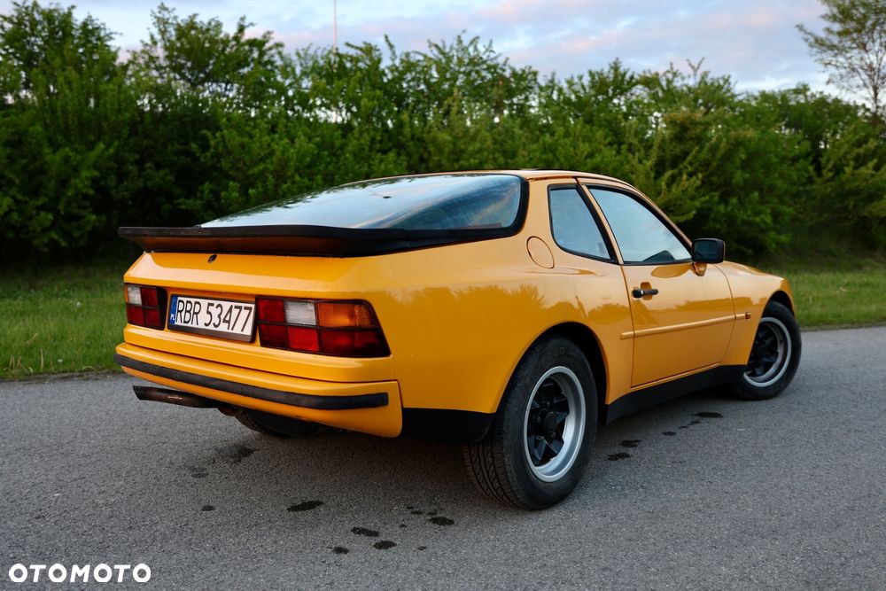 Porsche 944 - 12