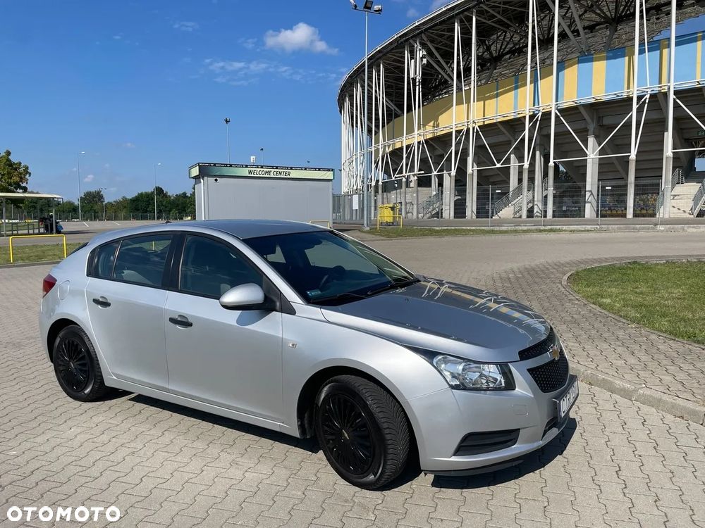 Chevrolet Cruze 1.6 LS - 2