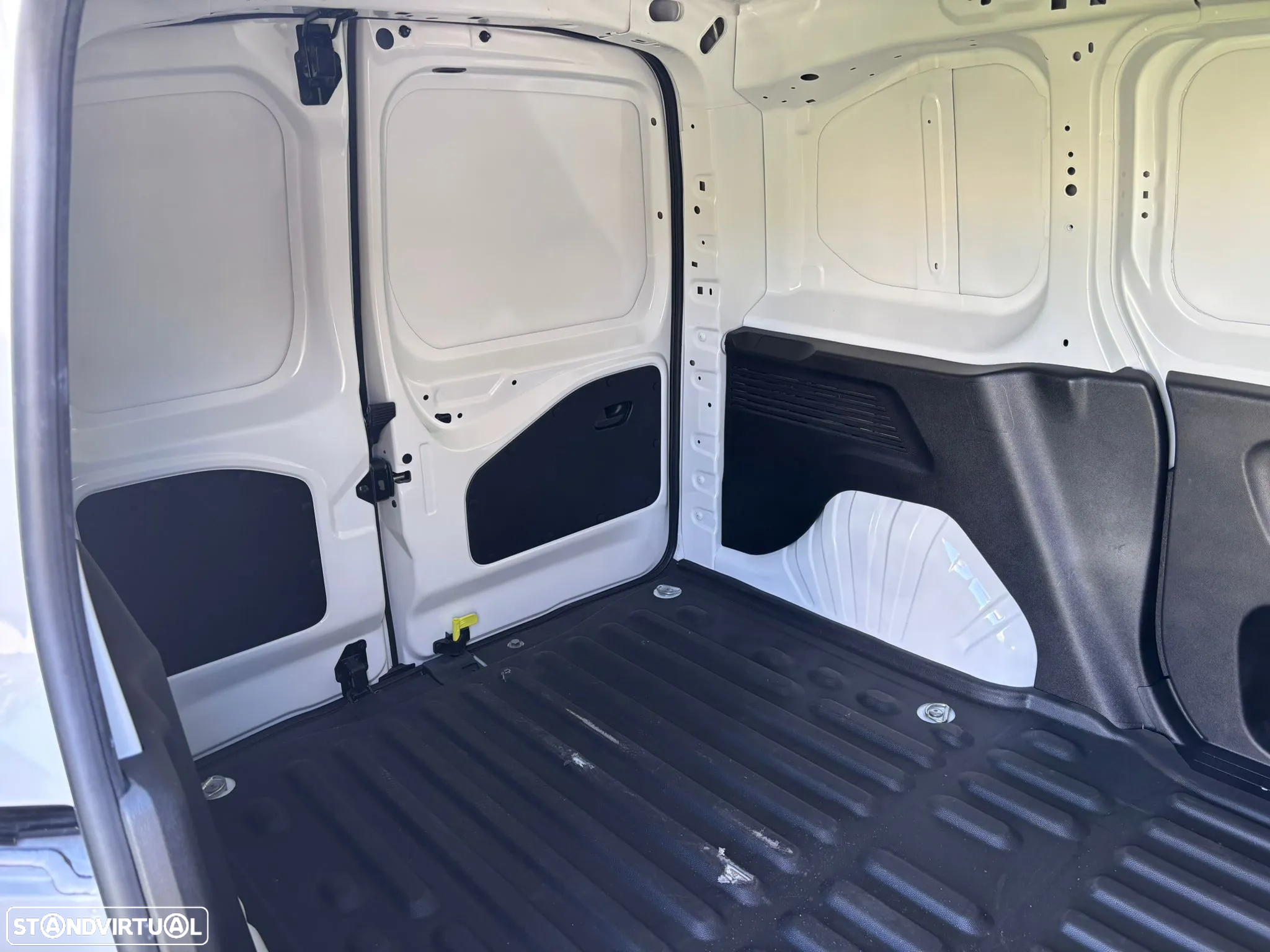 Opel COMBO 1.5 102cv 3 LUGARES - AC - IVA DEDUTÍVEL - 6
