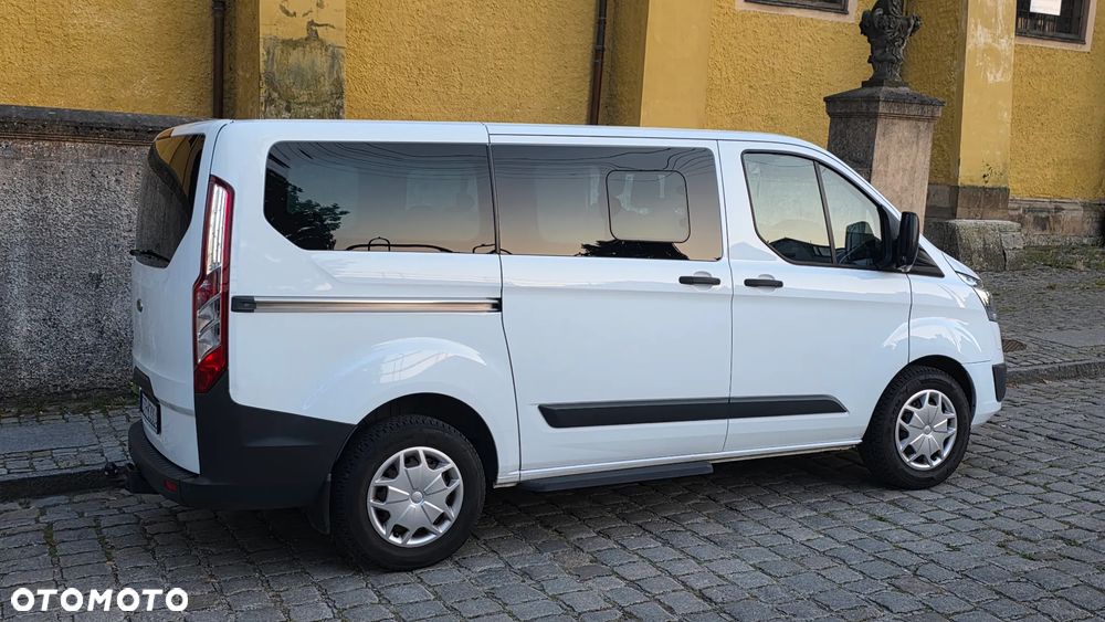 Ford Tourneo Custom - 4