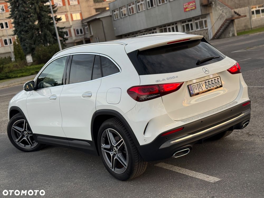 Mercedes-Benz GLA 200 d 8G-DCT AMG Line - 11