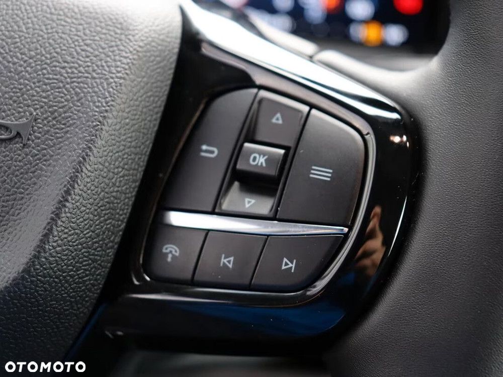 Ford Tourneo Custom - 18