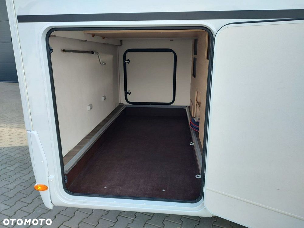 Sunlight T 67 - 5 osobowy, z przejściem po opuszczeniu łóżka - 9