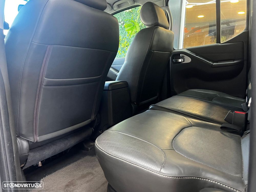 Nissan Navara 3.0 dCi V6 CD LE AT 4WD - 11