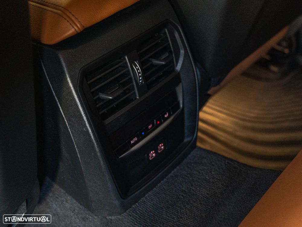 BMW i4 eDrive40 Pack Desportivo M - 32