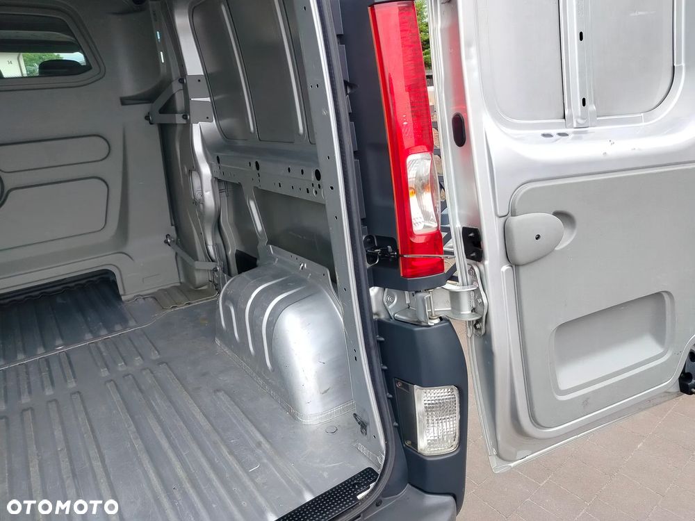 Opel Vivaro - 21