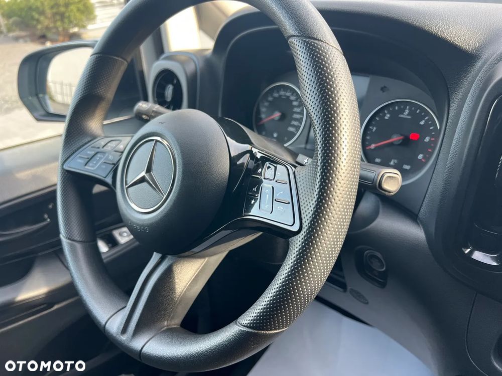 Mercedes-Benz Vito - 22