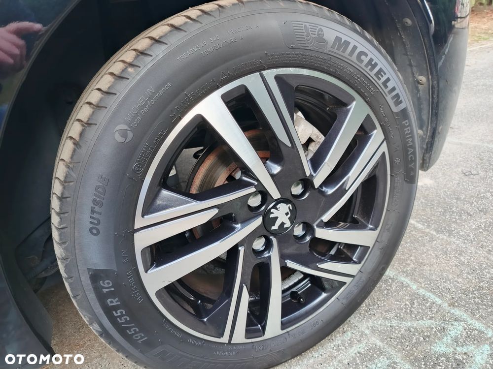 Peugeot 208 1.2 PureTech Allure S&S - 31